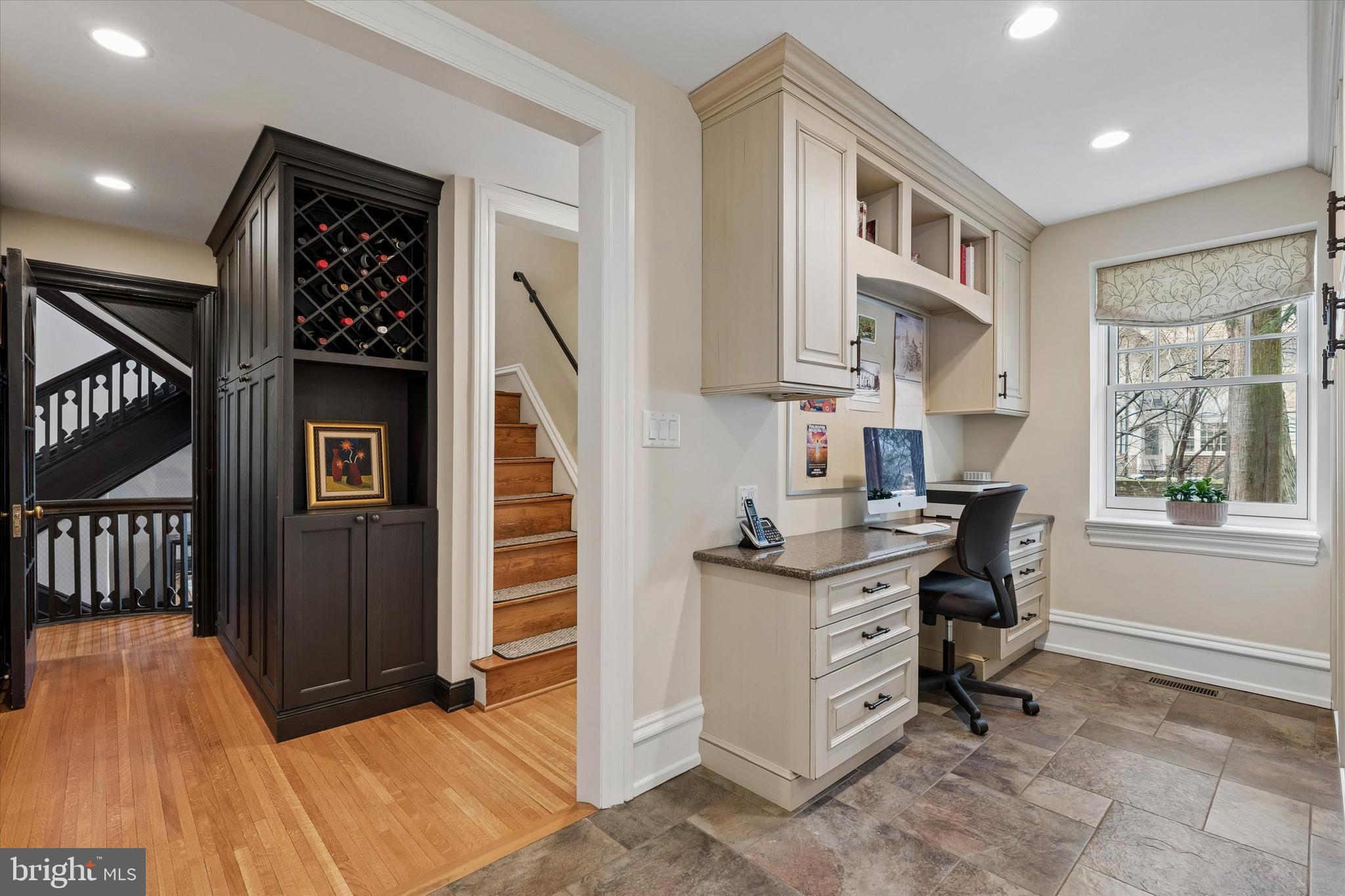 8111 SAINT MARTINS LANE