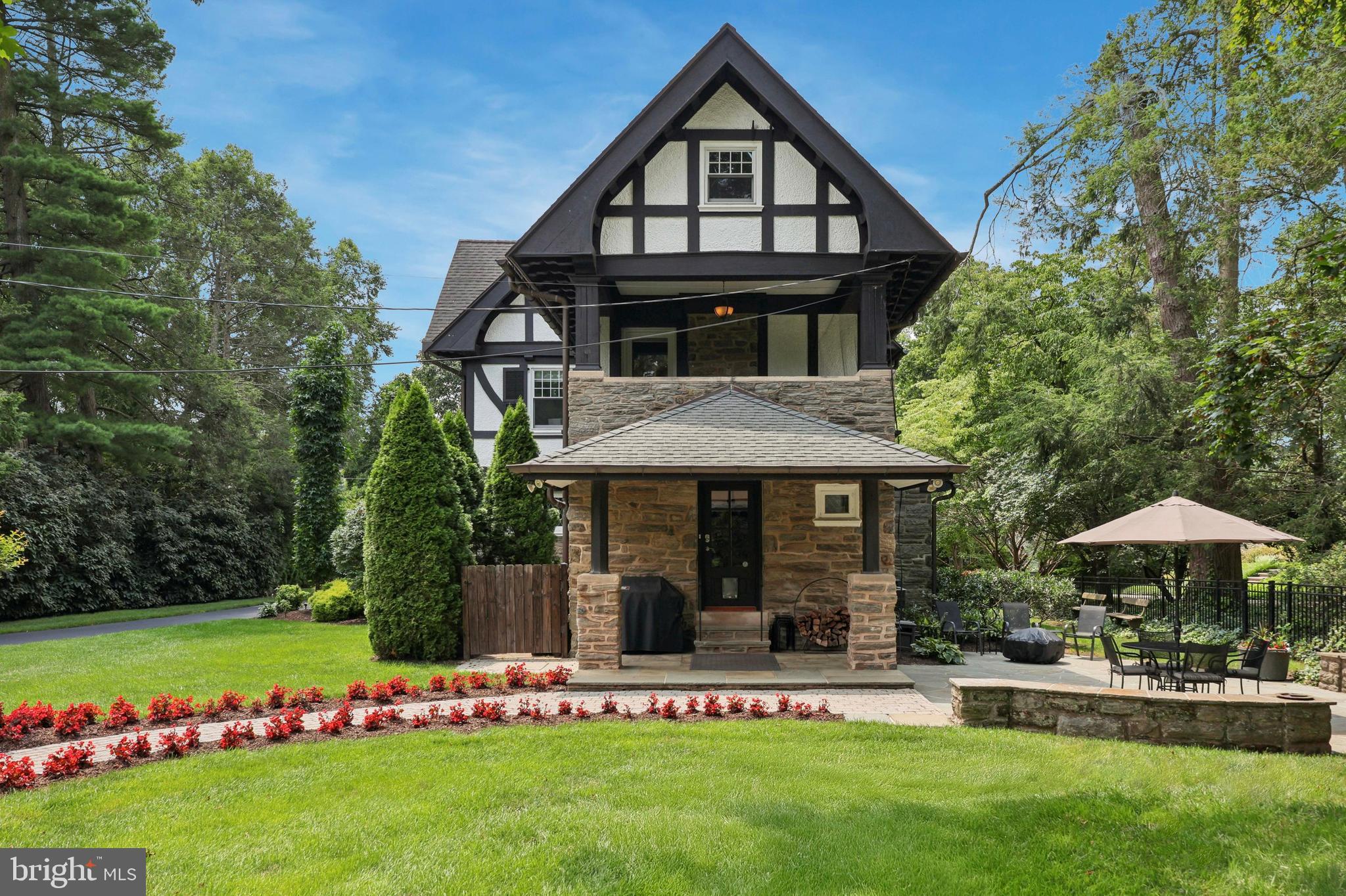 8111 SAINT MARTINS LANE