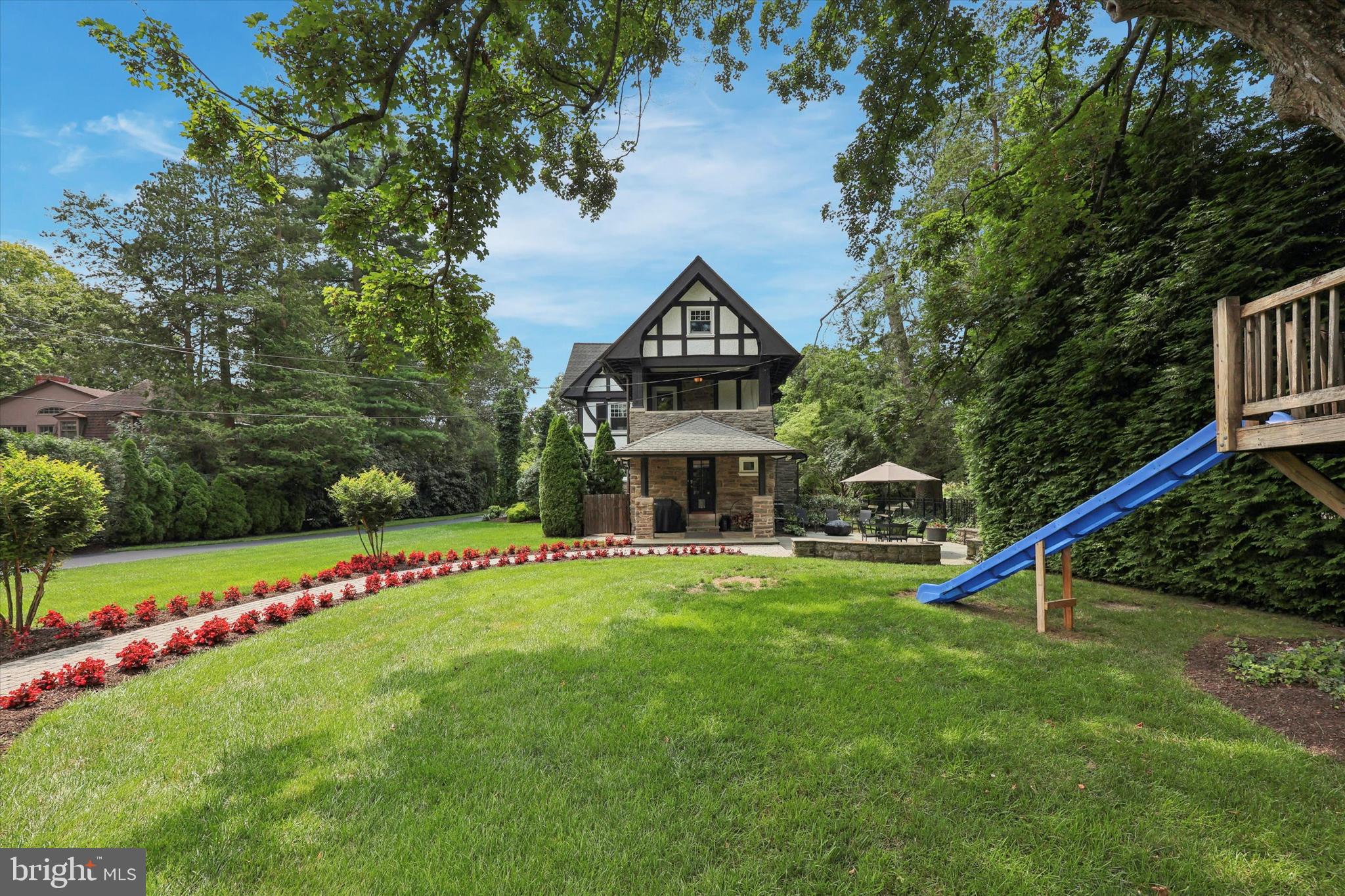 8111 SAINT MARTINS LANE