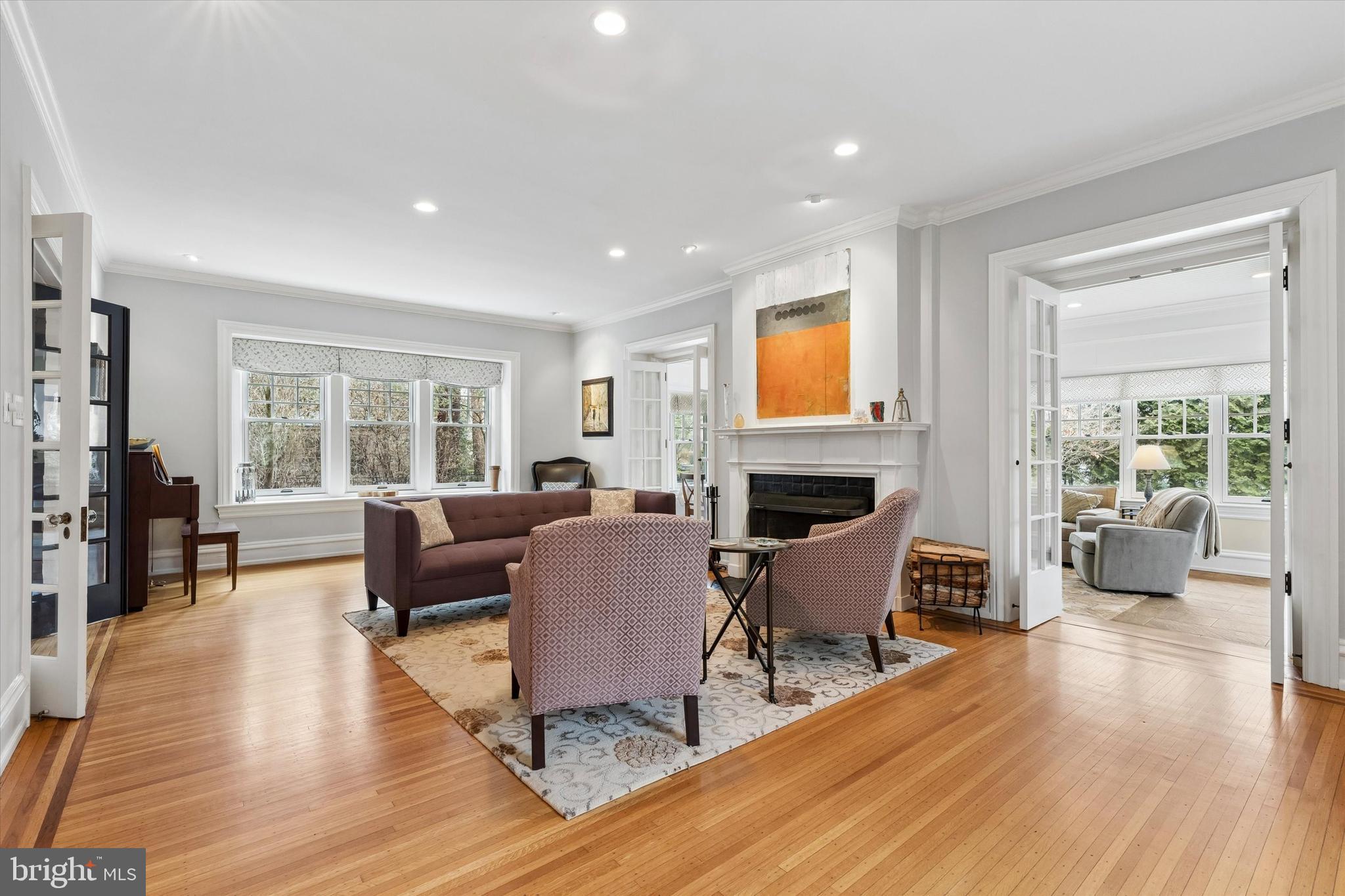 8111 SAINT MARTINS LANE