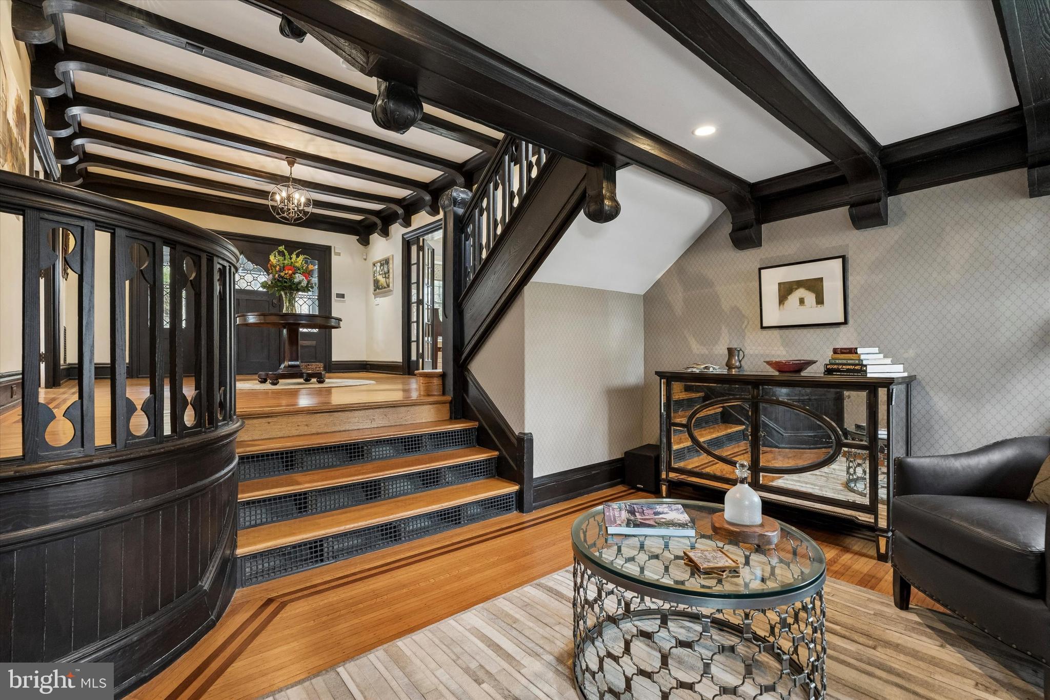 8111 SAINT MARTINS LANE