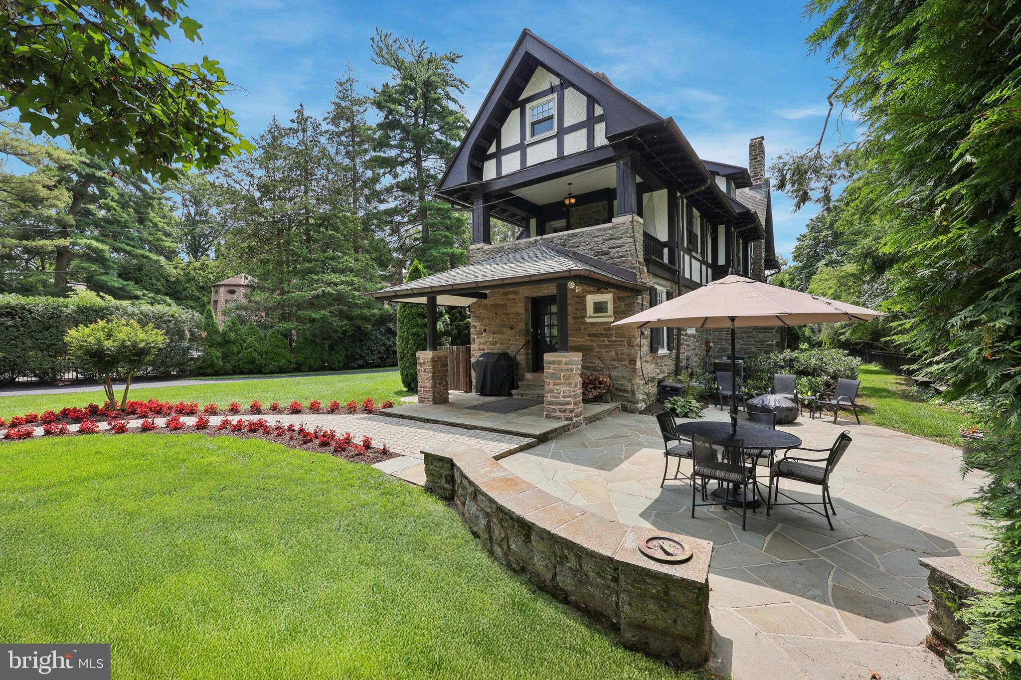 8111 SAINT MARTINS LANE