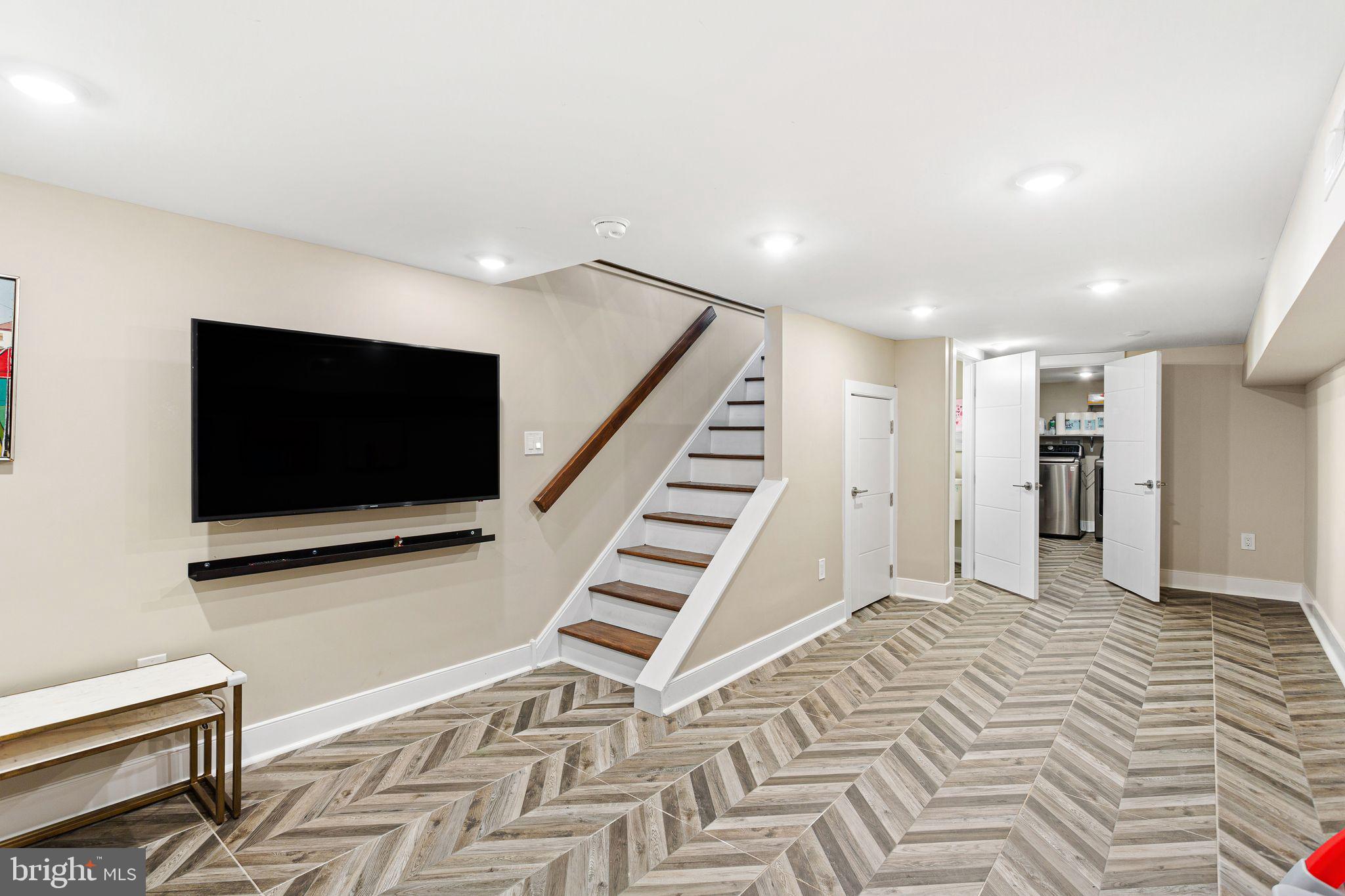 610 S 7TH STREET