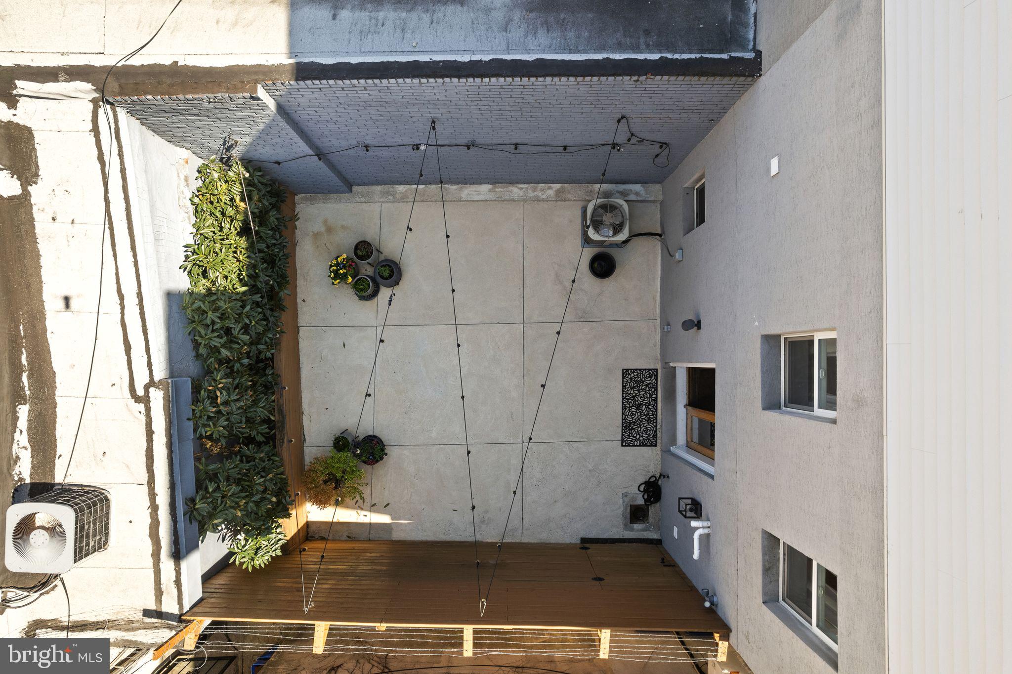 610 S 7TH STREET