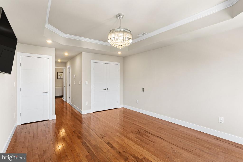 610 S 7TH STREET