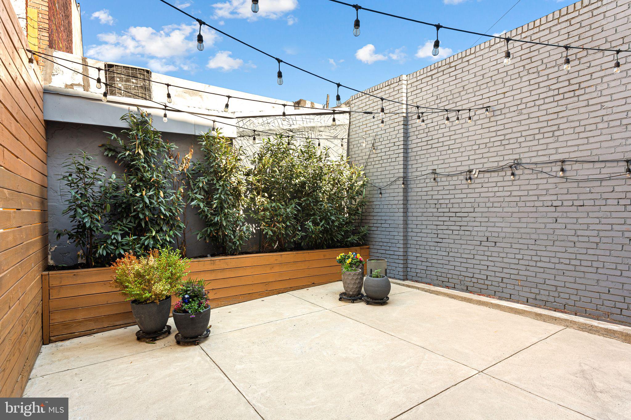 610 S 7TH STREET
