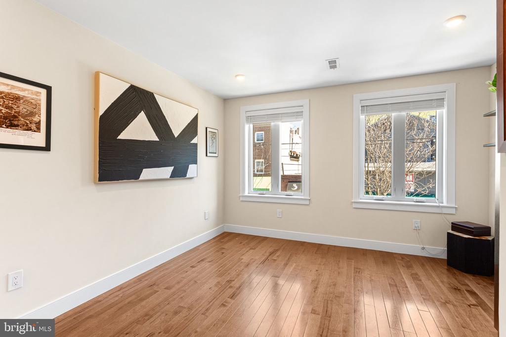 610 S 7TH STREET