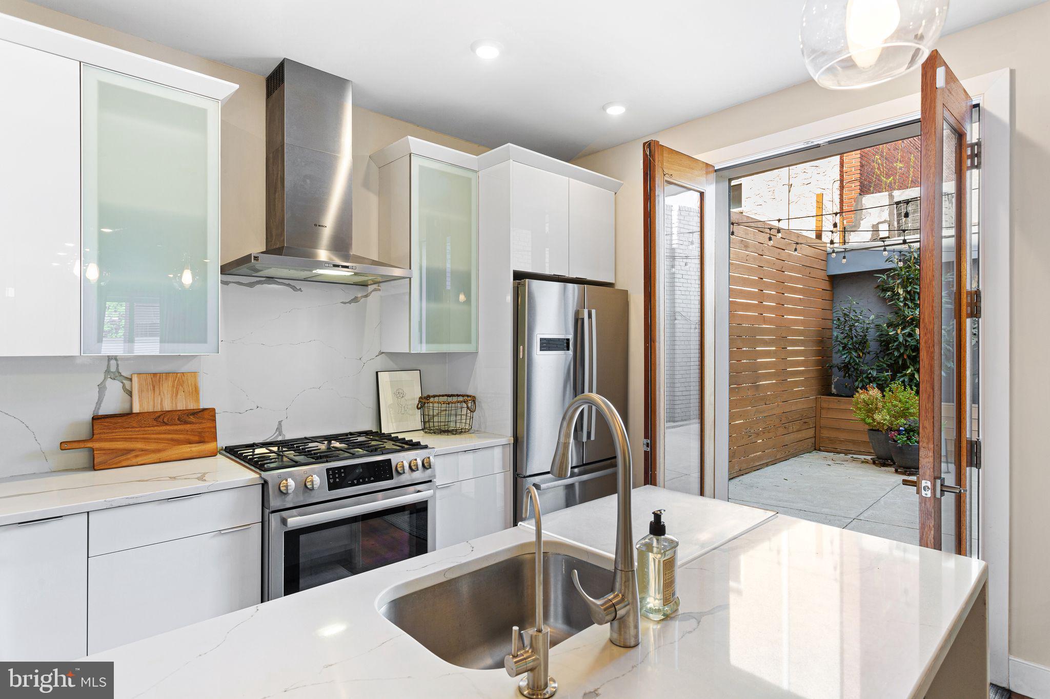 610 S 7TH STREET