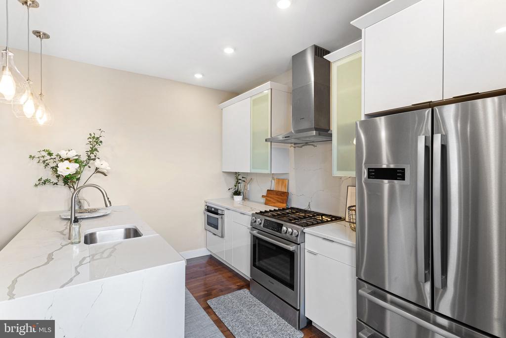 610 S 7TH STREET