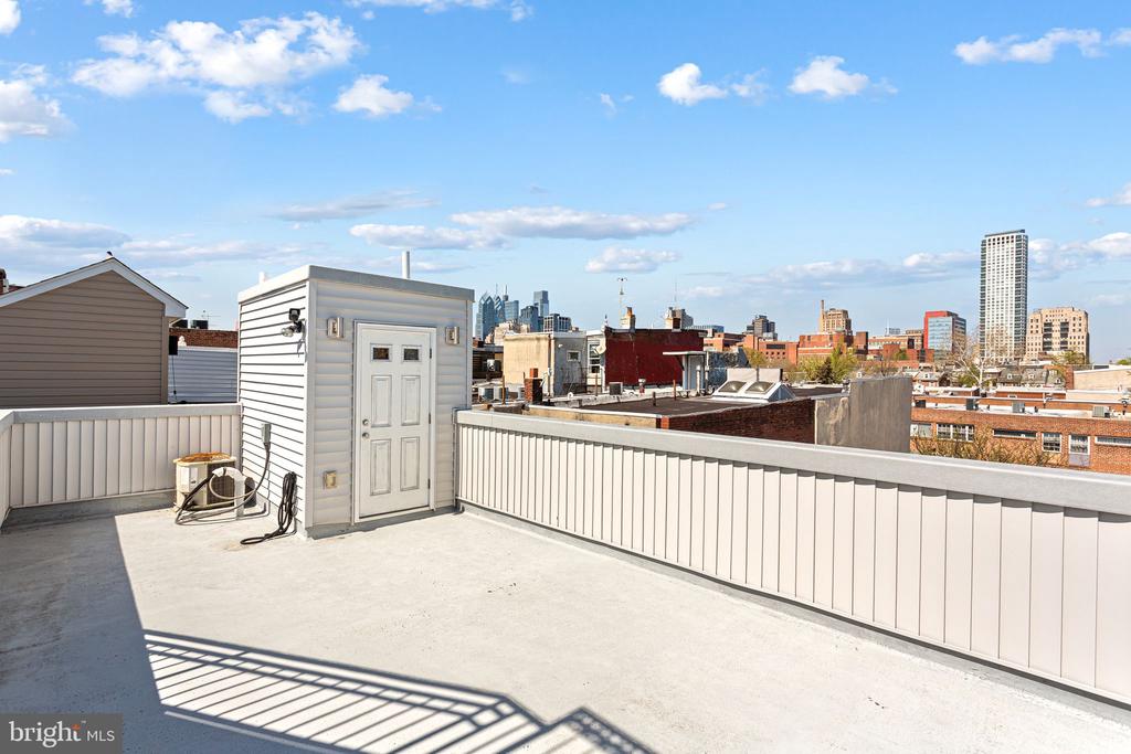 610 S 7TH STREET