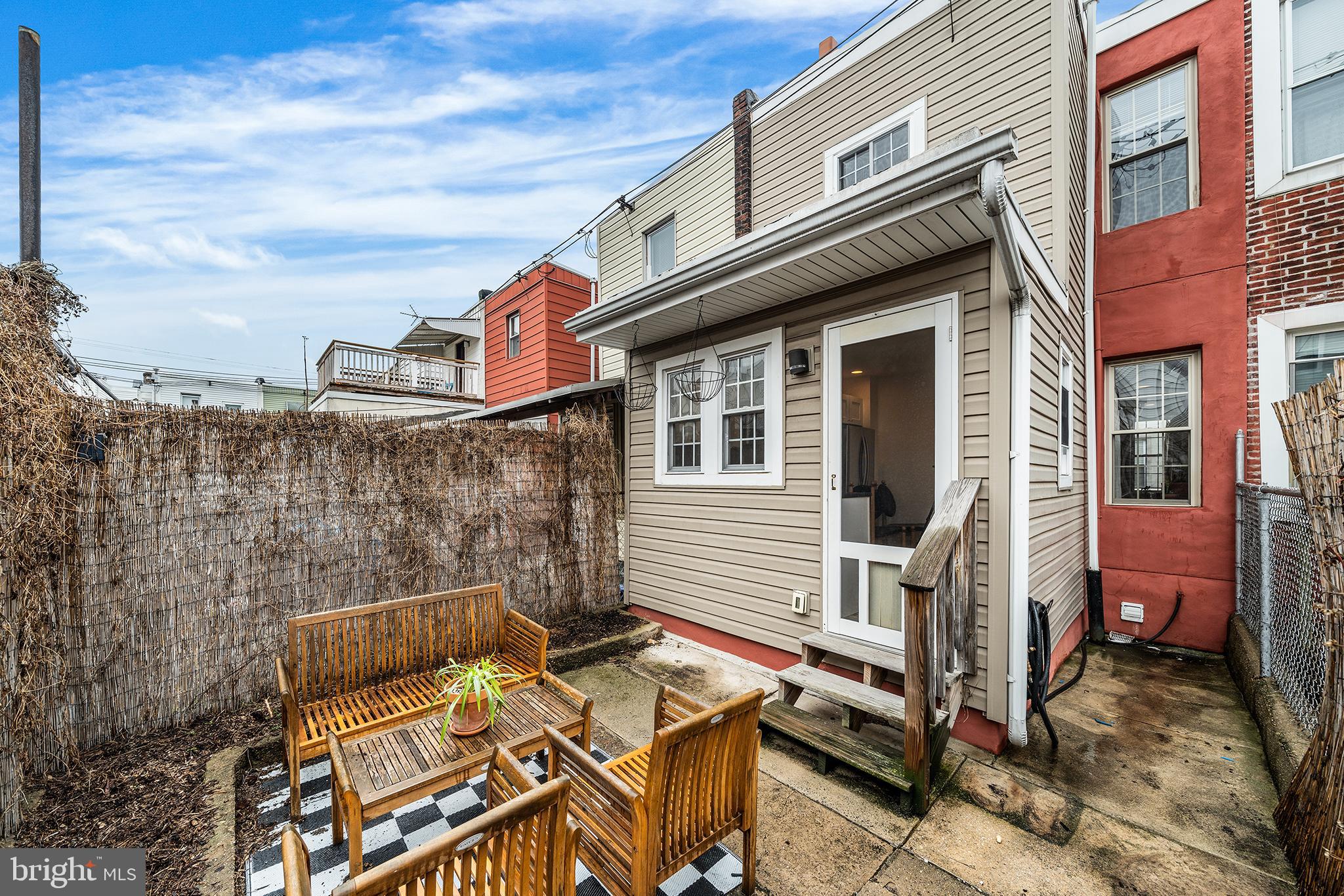 3064 LIVINGSTON STREET