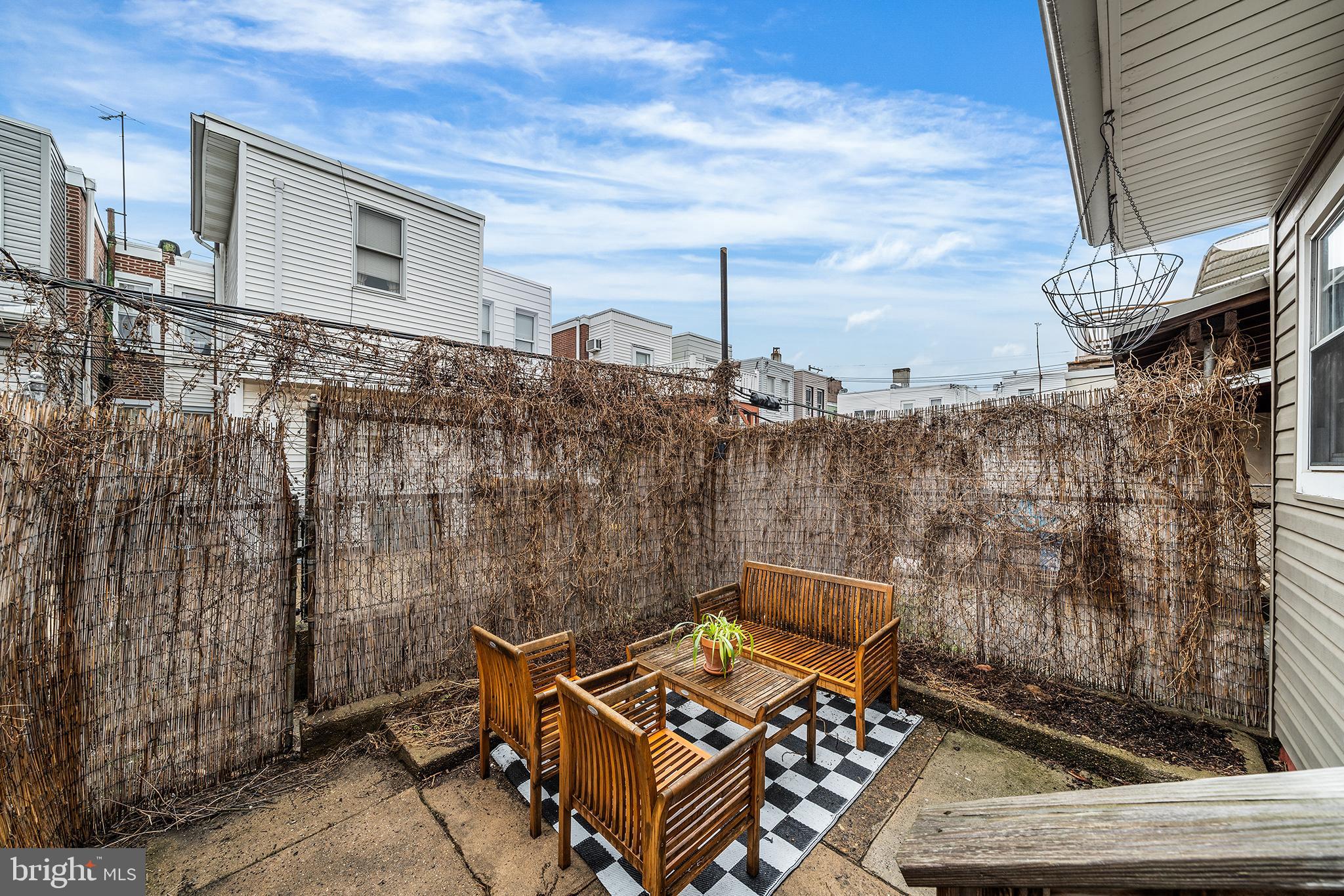 3064 LIVINGSTON STREET