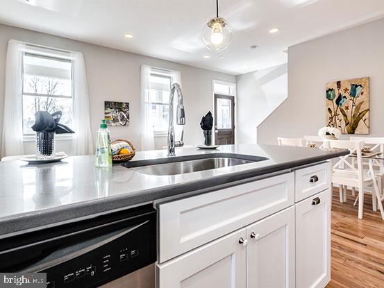 4427 MITCHELL STREET