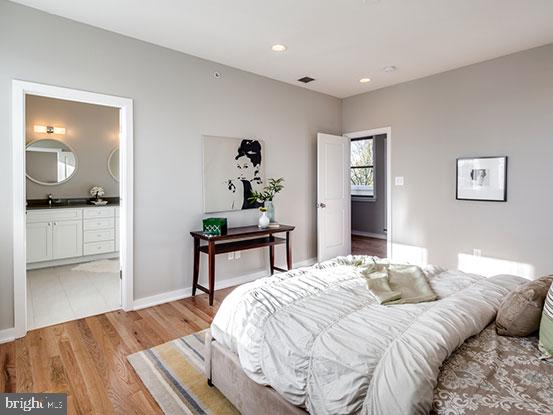 4427 MITCHELL STREET