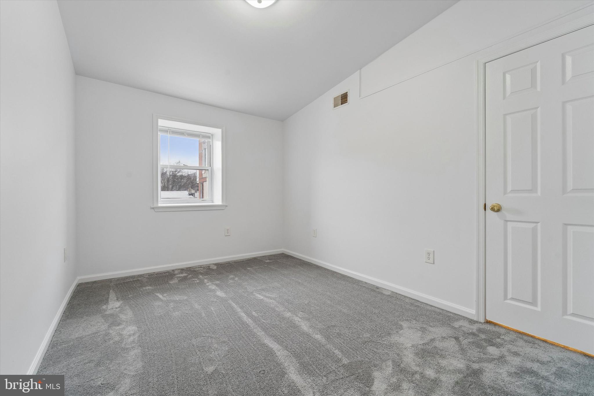 3452 SUNNYSIDE AVENUE