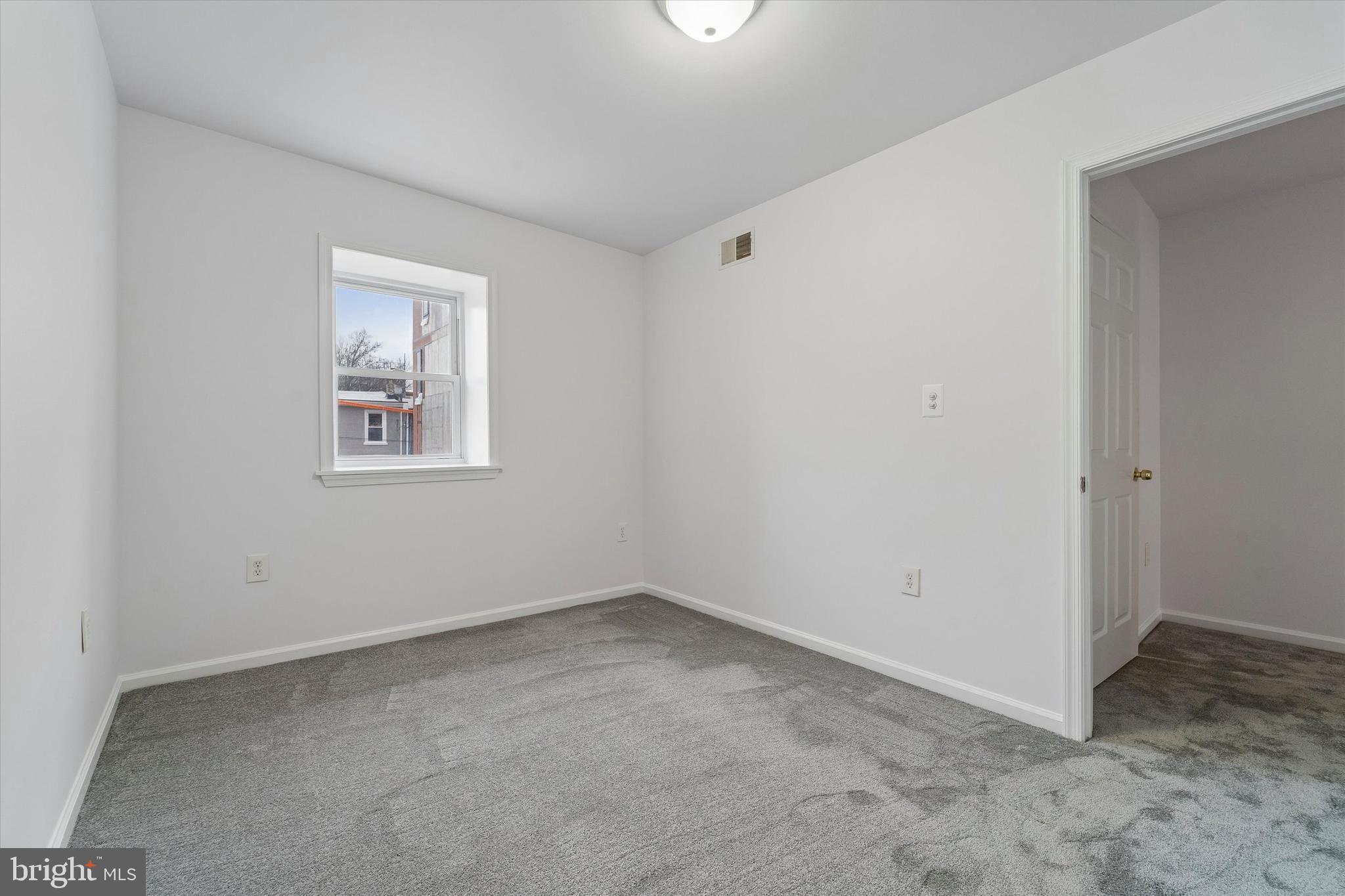 3452 SUNNYSIDE AVENUE