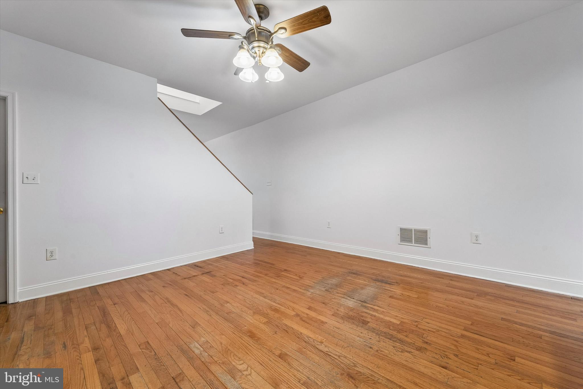 3452 SUNNYSIDE AVENUE