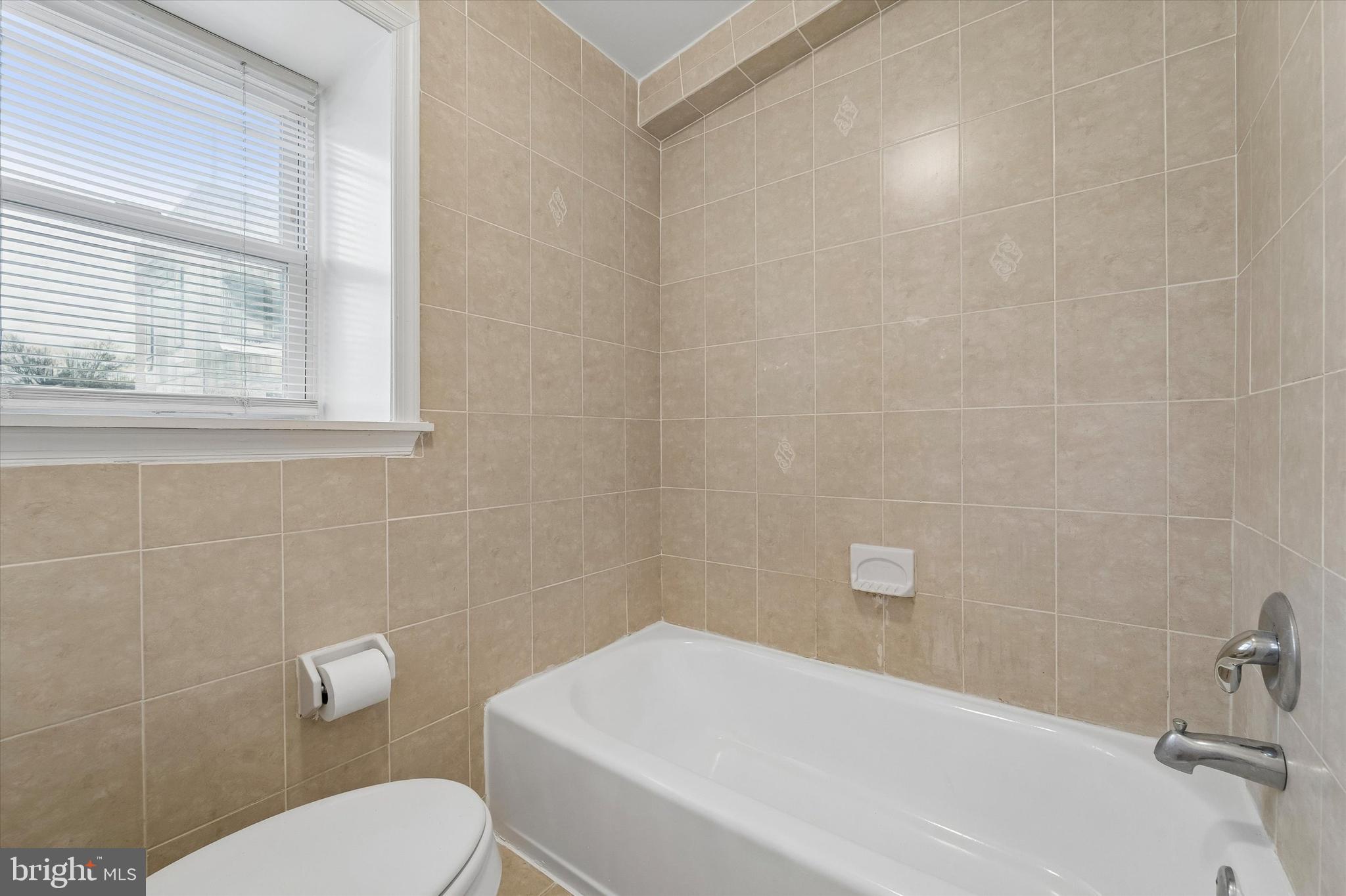 3452 SUNNYSIDE AVENUE