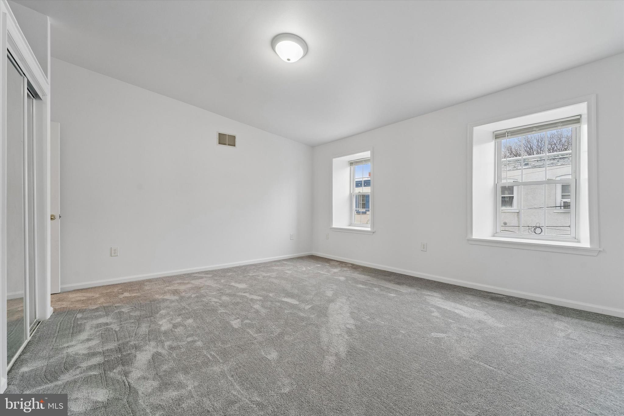 3452 SUNNYSIDE AVENUE