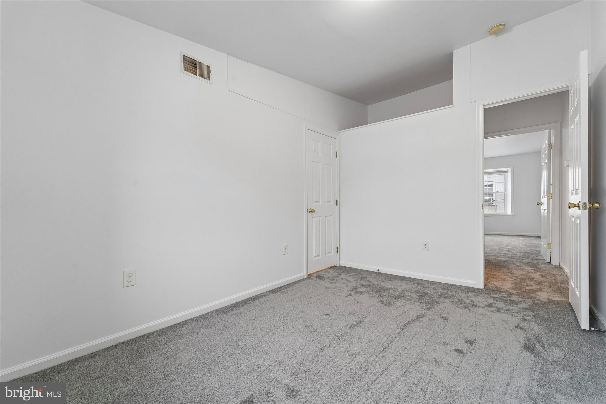 3452 SUNNYSIDE AVENUE