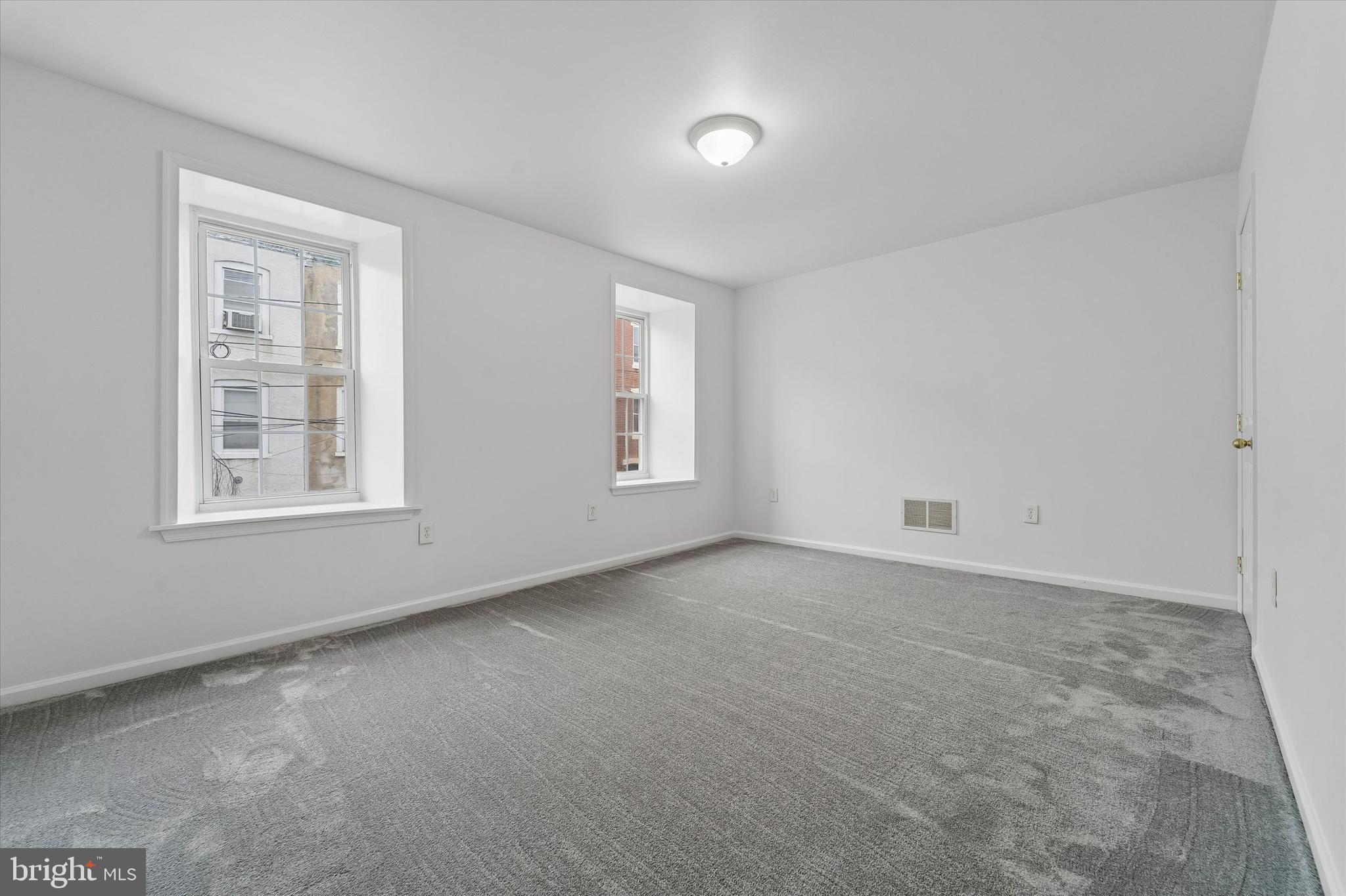 3452 SUNNYSIDE AVENUE