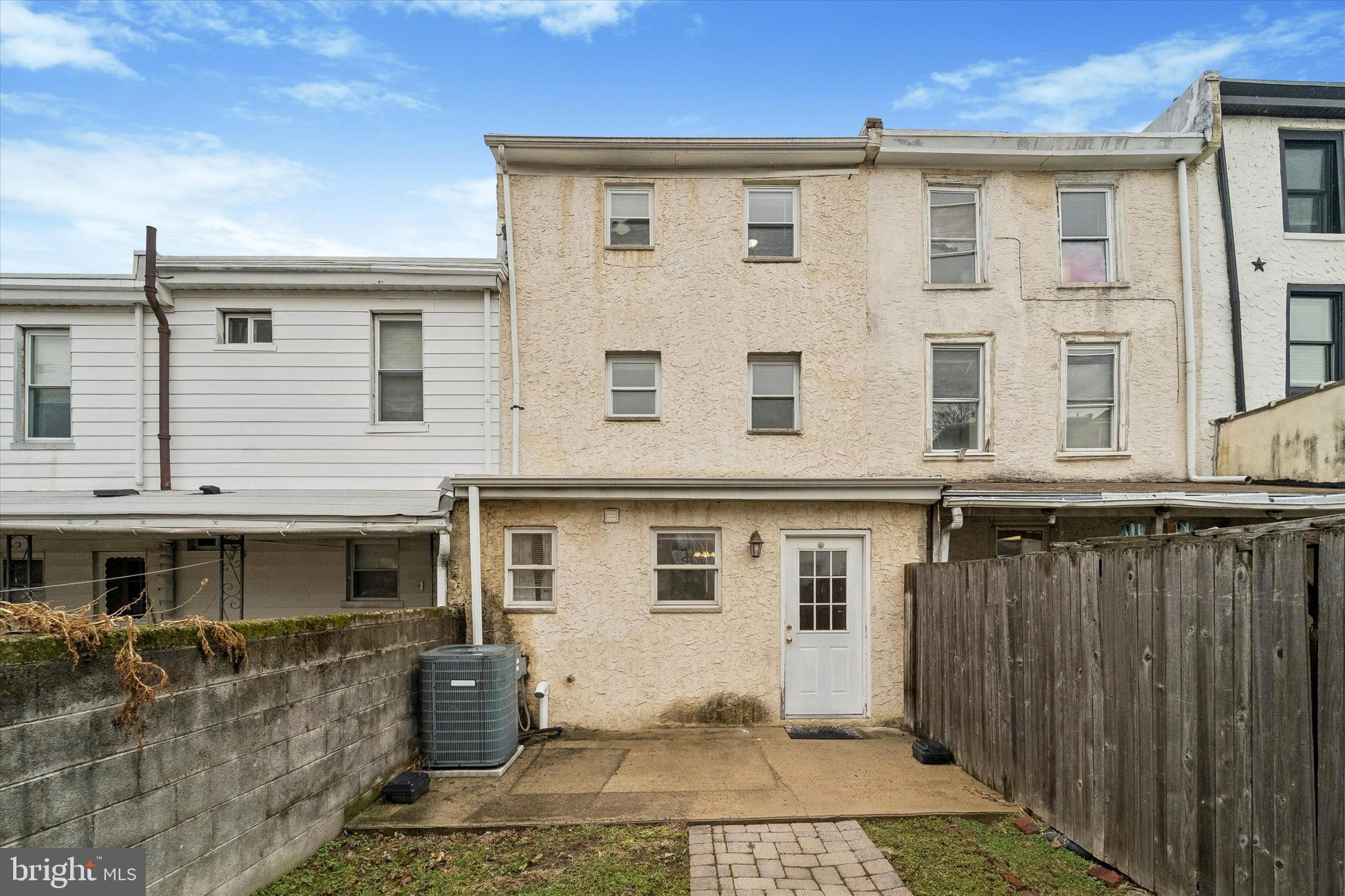 3452 SUNNYSIDE AVENUE