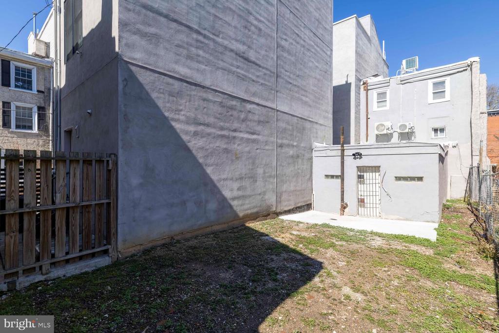 178 W MASTER STREET