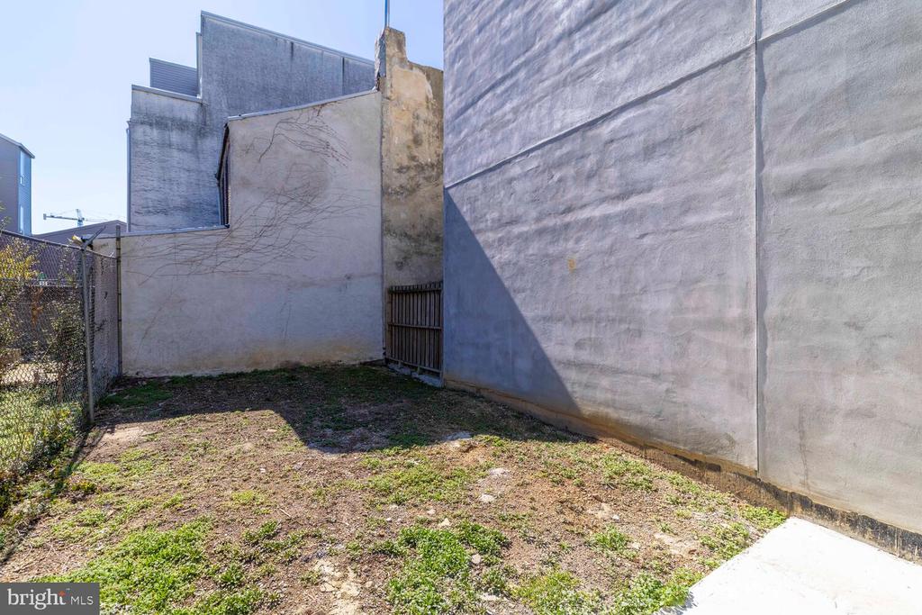 178 W MASTER STREET