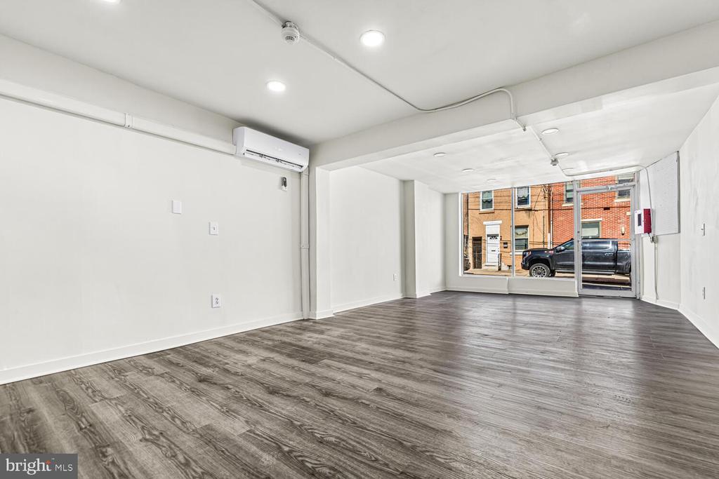 178 W MASTER STREET