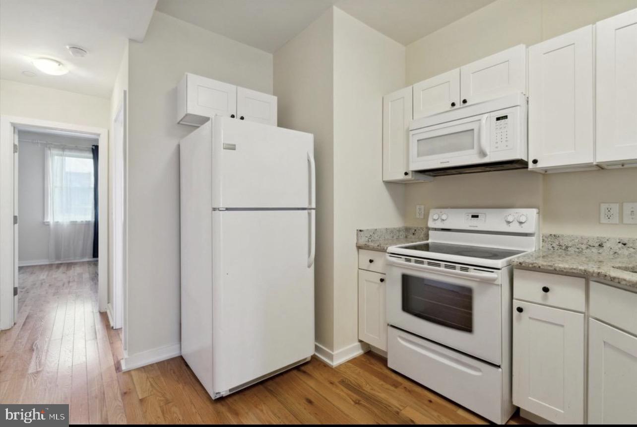 1206 E PALMER STREET 3