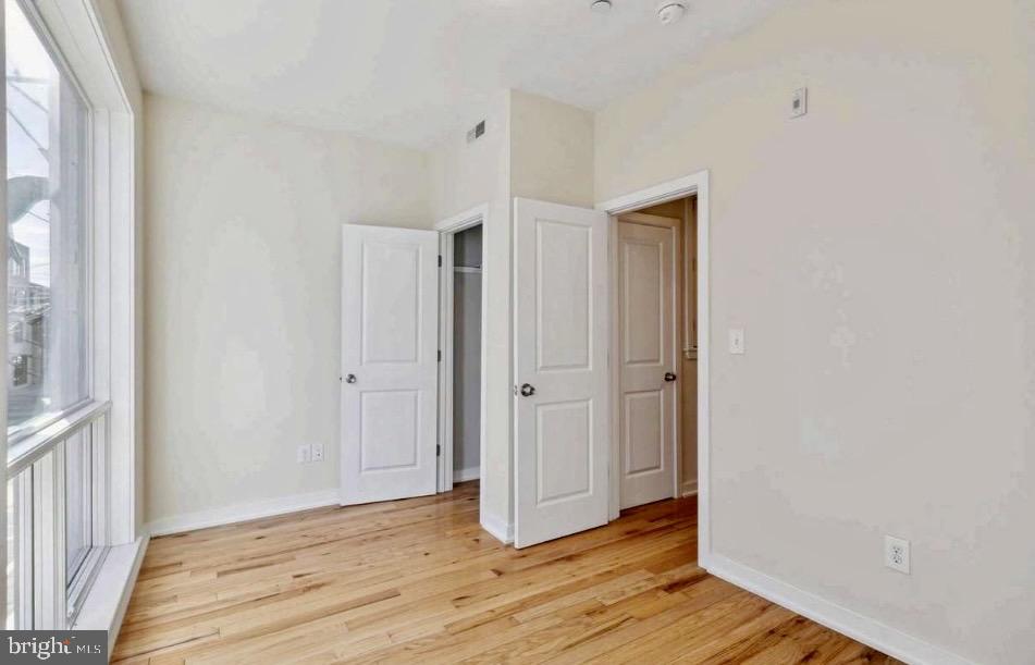1206 E PALMER STREET 3