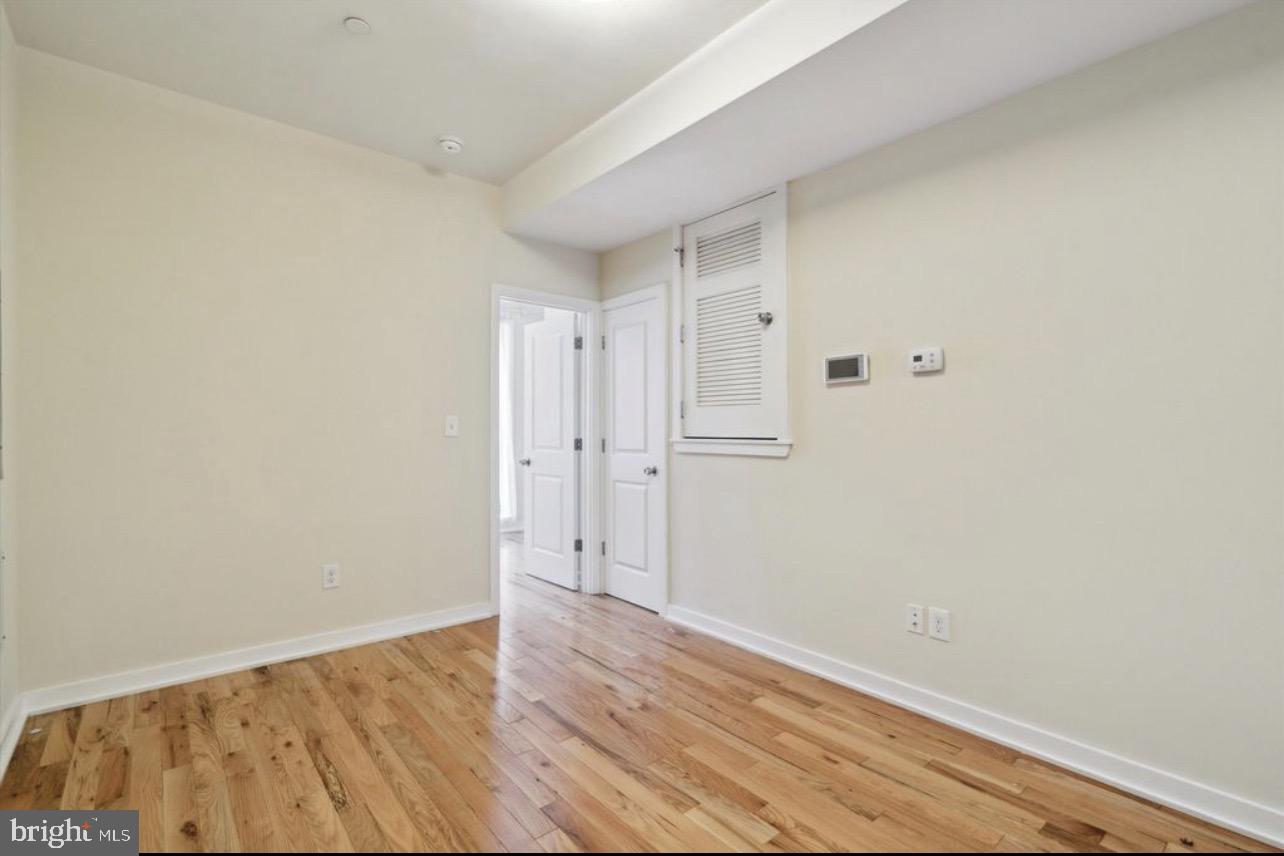 1206 E PALMER STREET 3