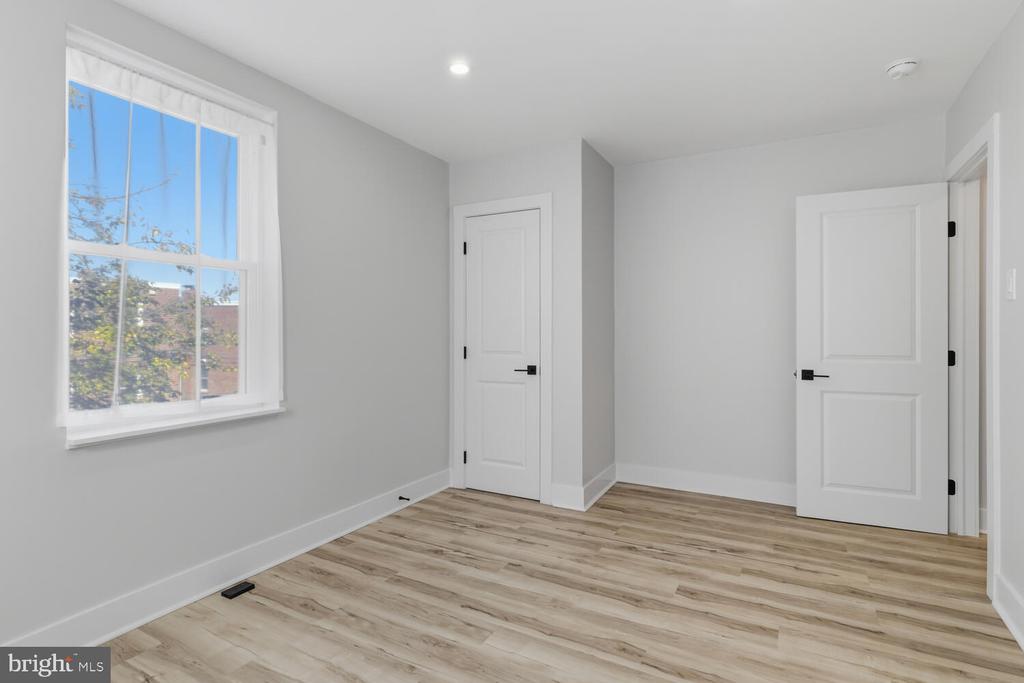 937 E GORGAS LANE