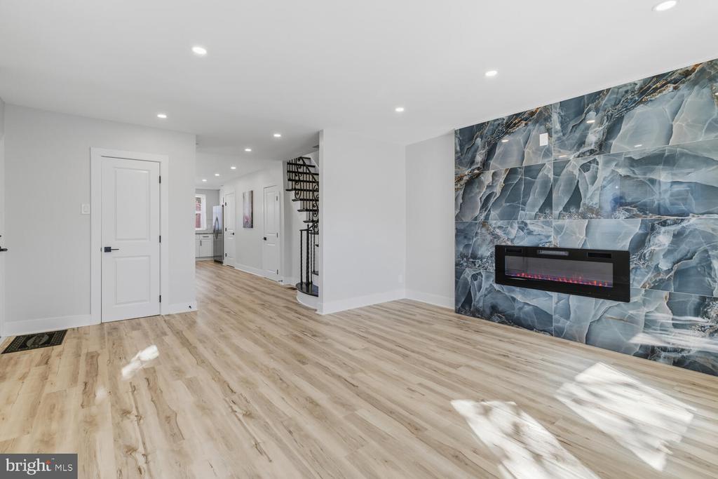 937 E GORGAS LANE