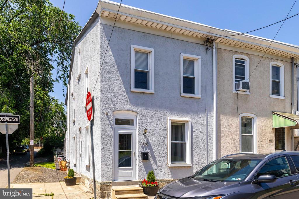 400 DELMAR STREET