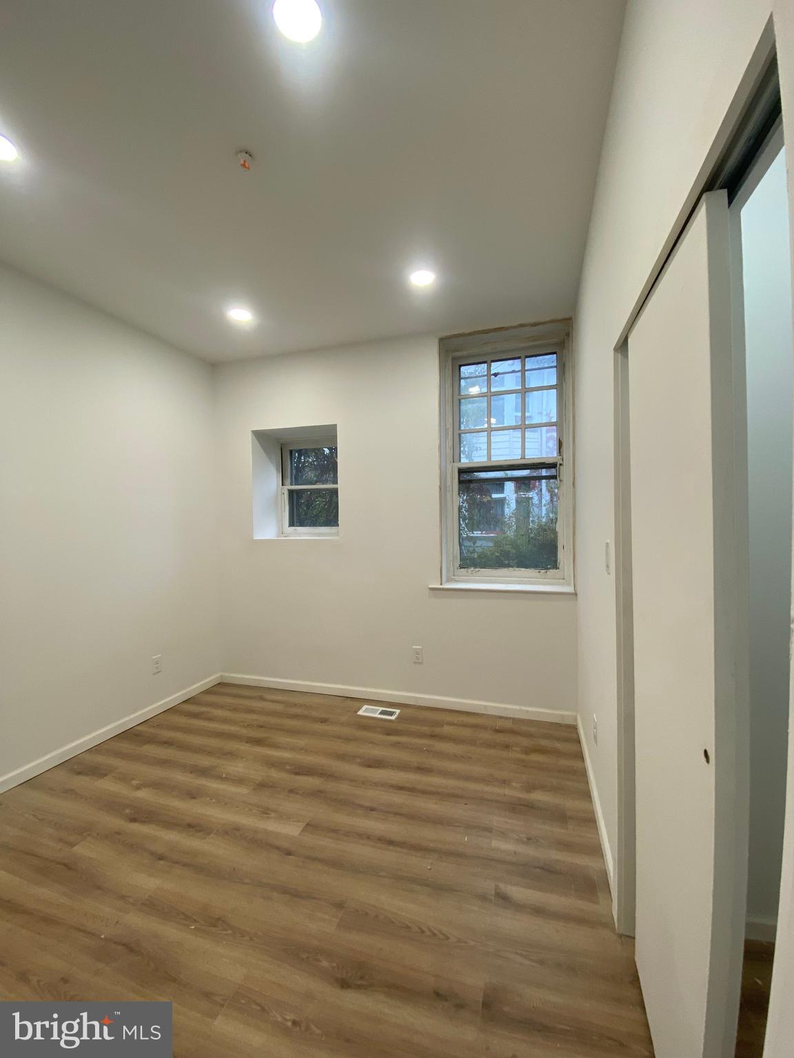 260 W JOHNSON STREET 2L