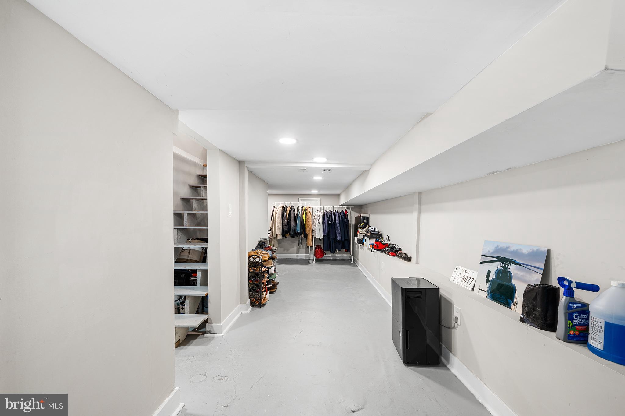 2037 E FLETCHER STREET