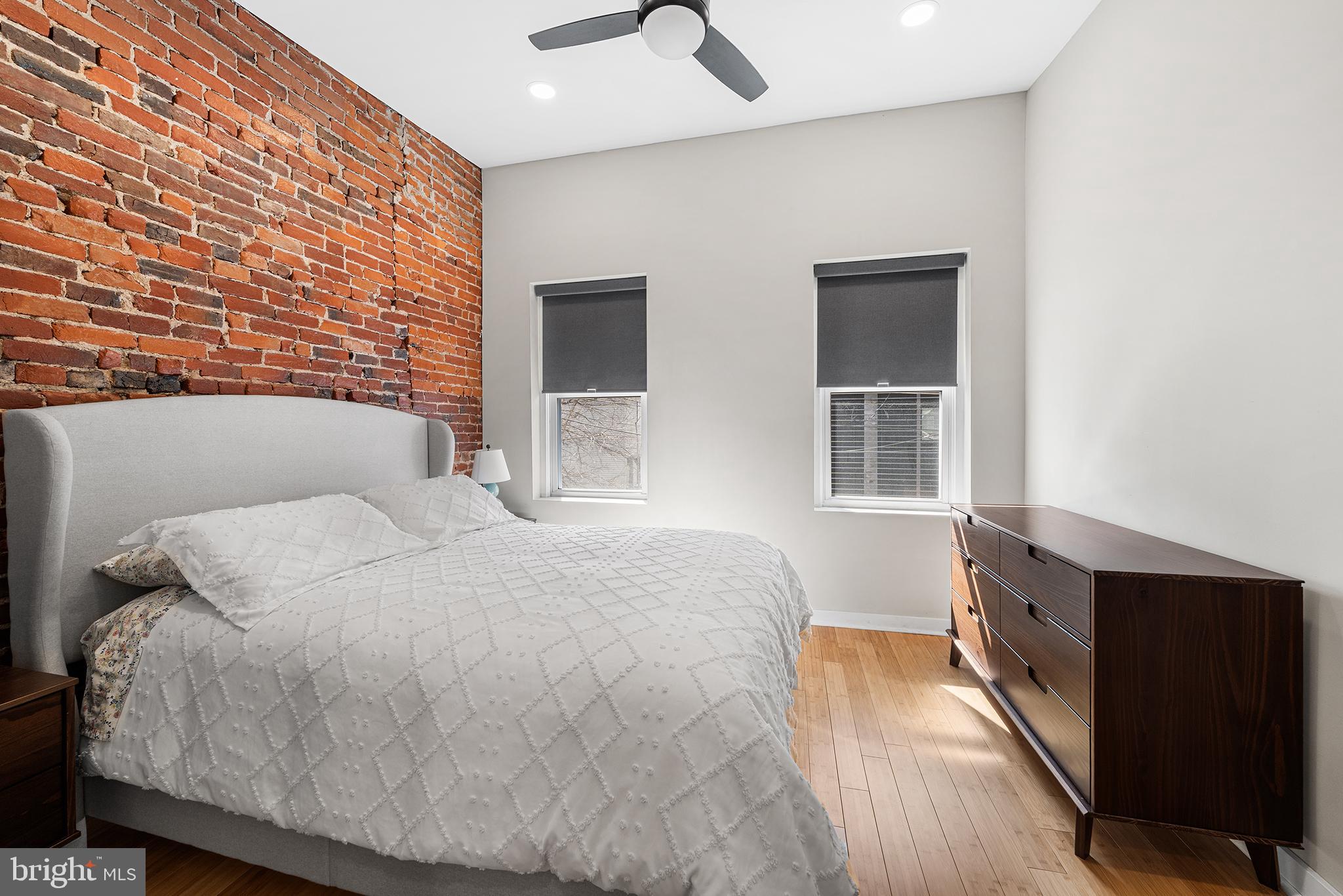 2037 E FLETCHER STREET