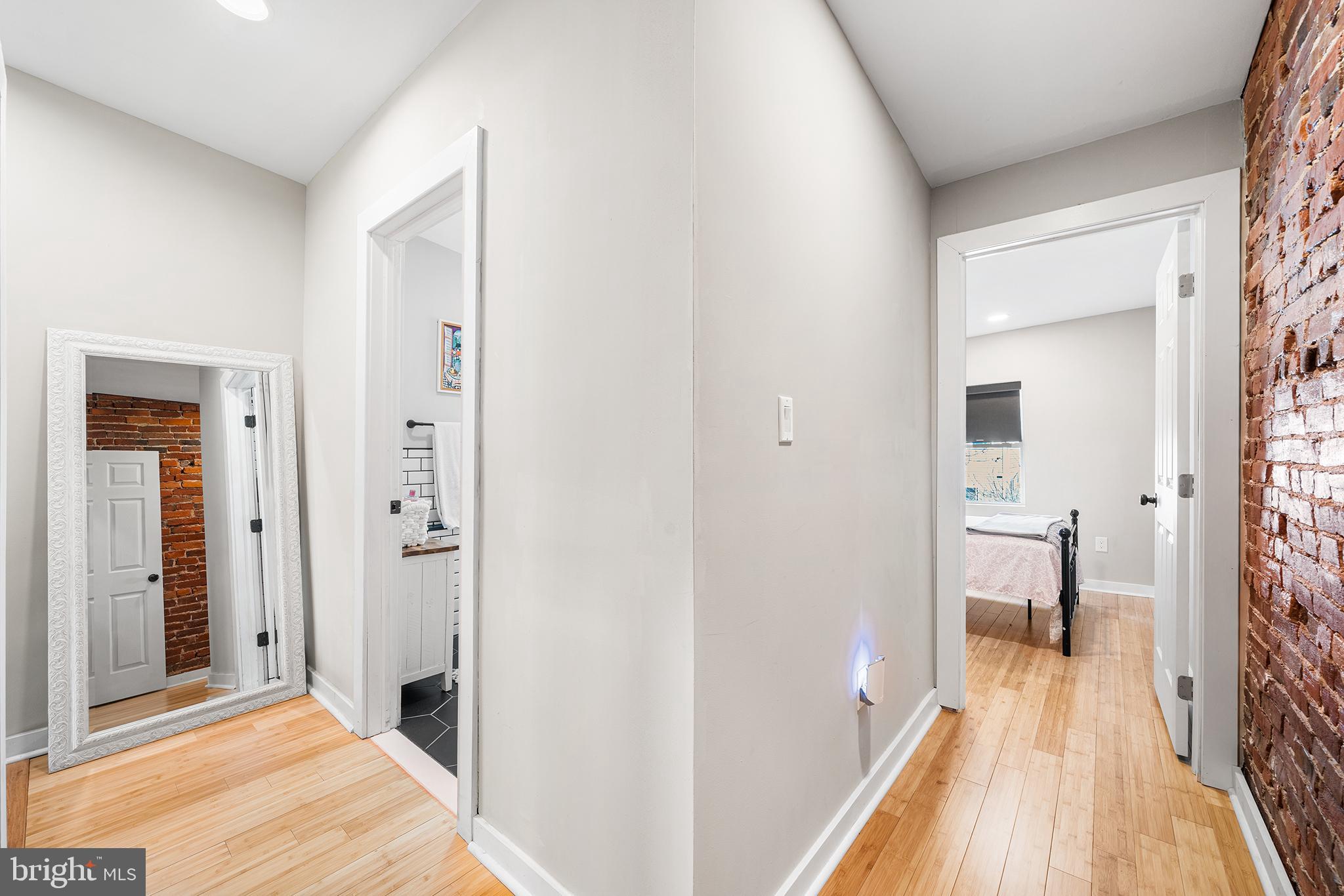 2037 E FLETCHER STREET