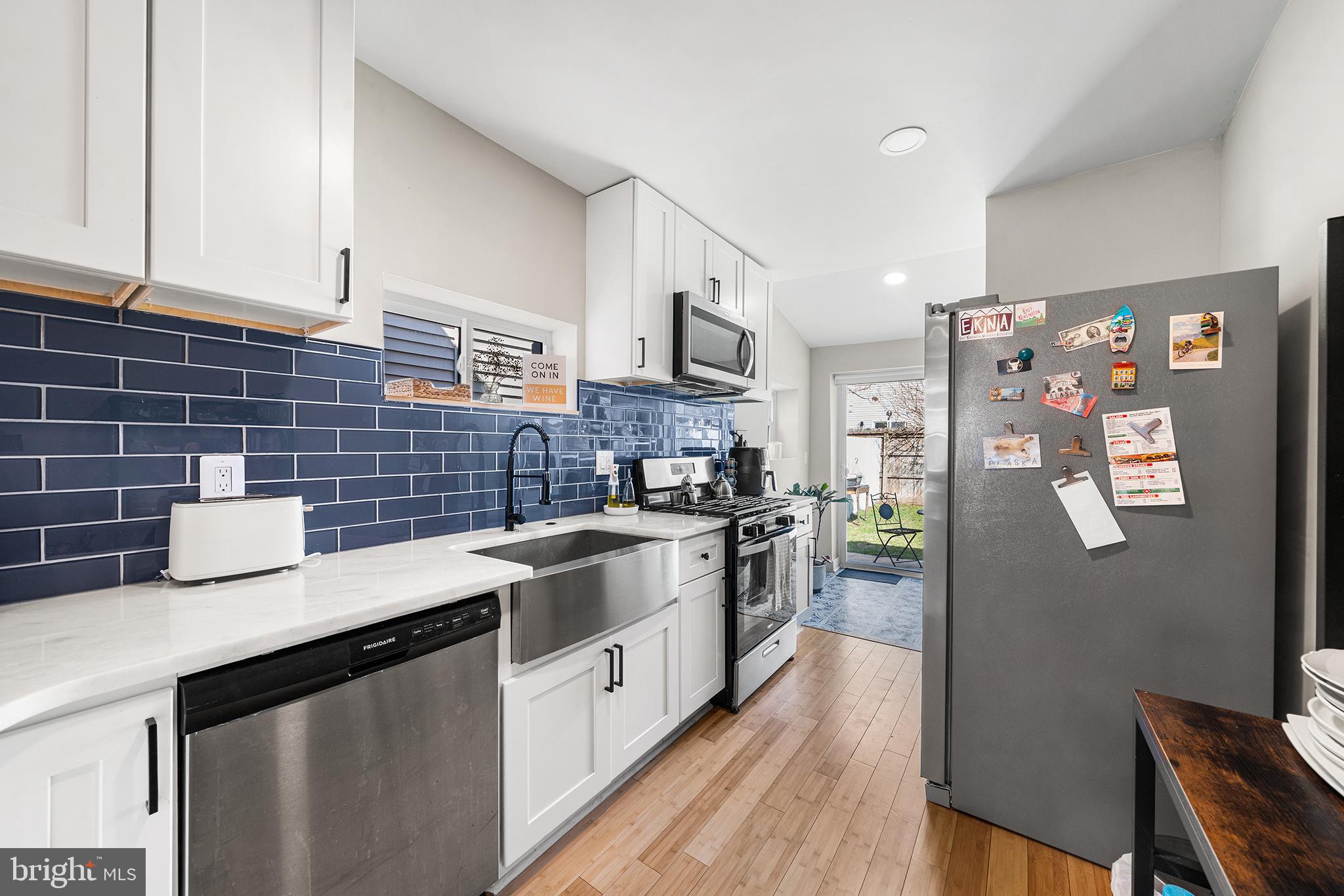 2037 E FLETCHER STREET