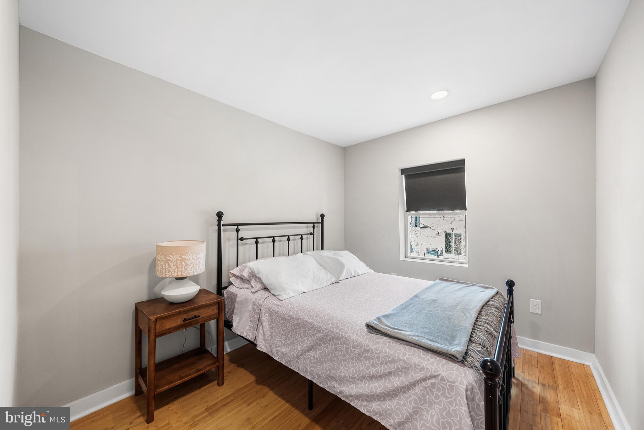 2037 E FLETCHER STREET