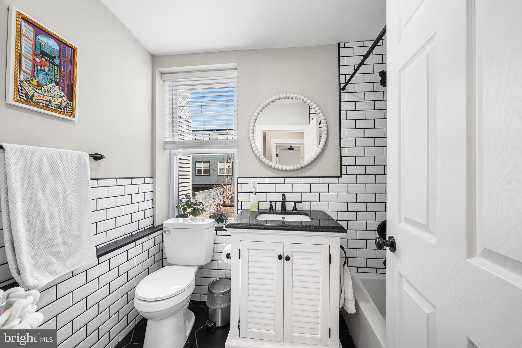 2037 E FLETCHER STREET