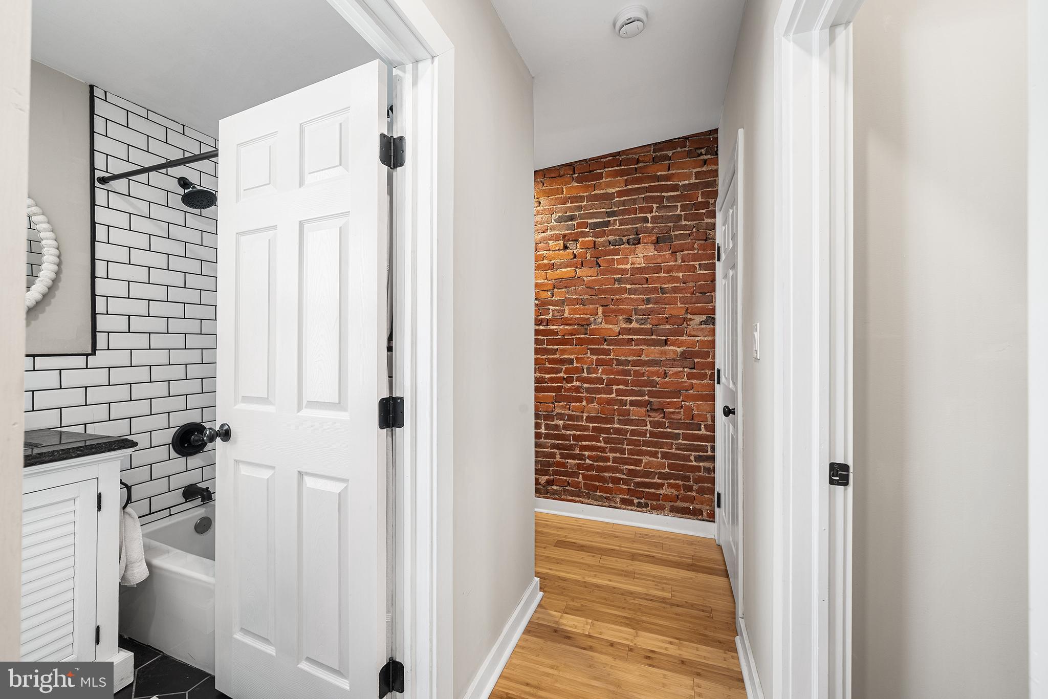 2037 E FLETCHER STREET