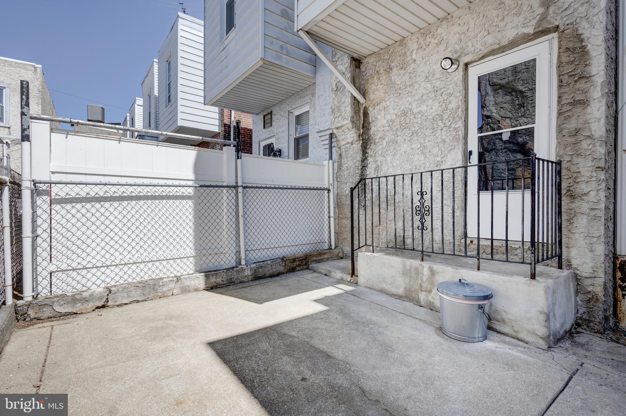 2632 E VENANGO STREET