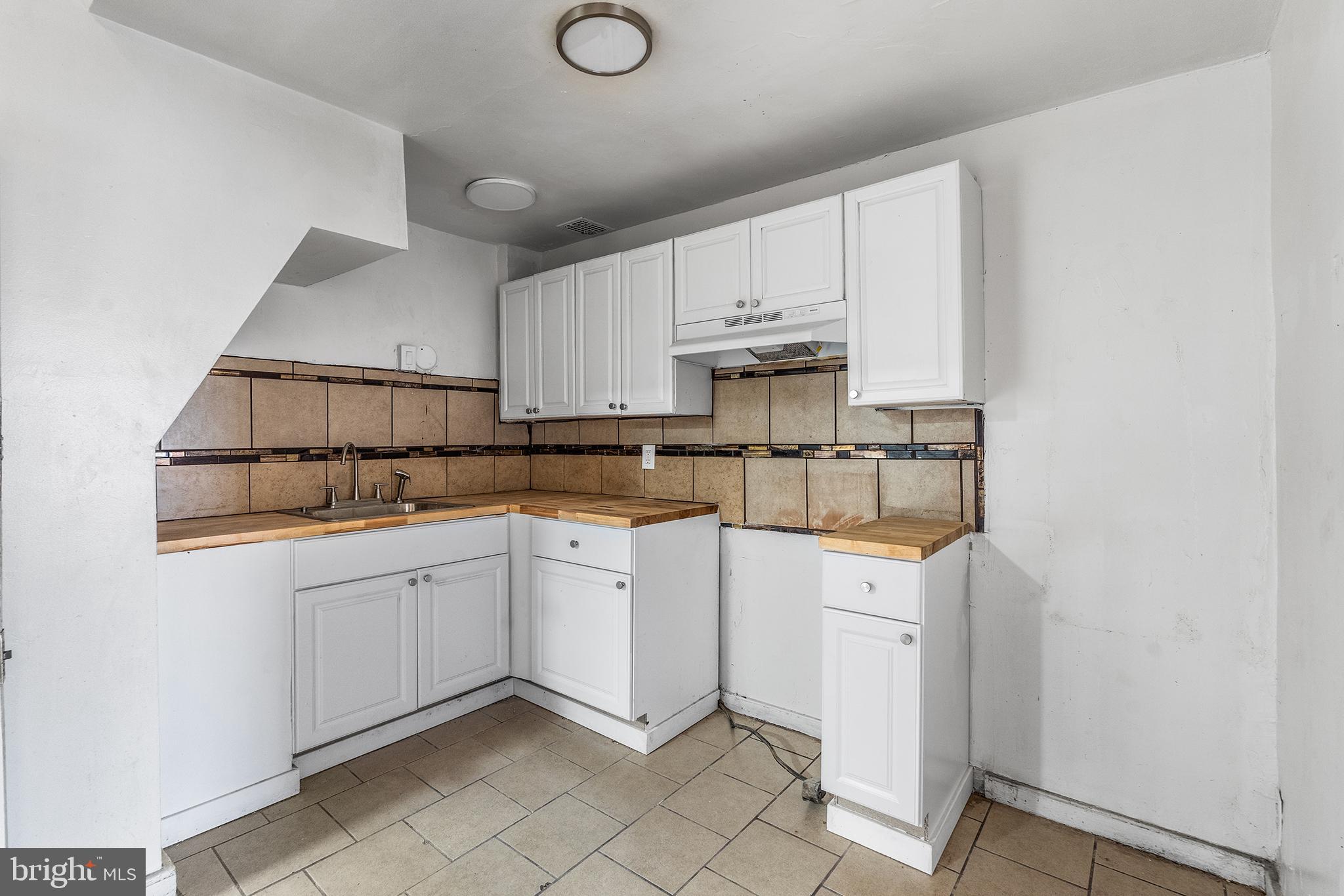 4908 GERMANTOWN AVENUE 9