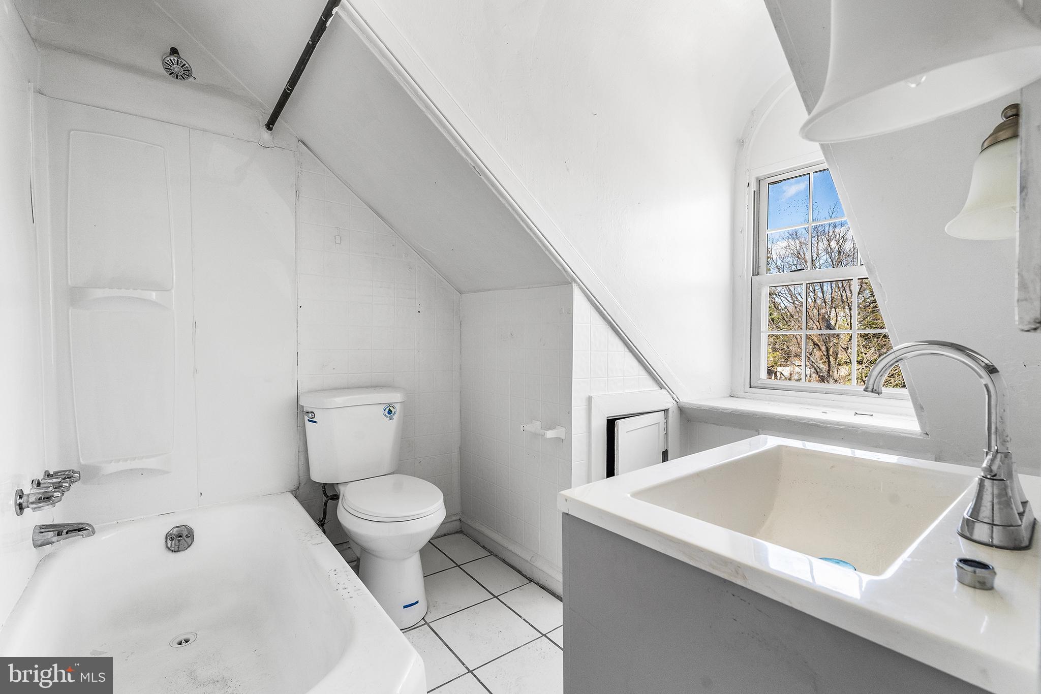 4908 GERMANTOWN AVENUE 9