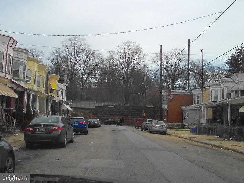 539 E WALNUT LANE