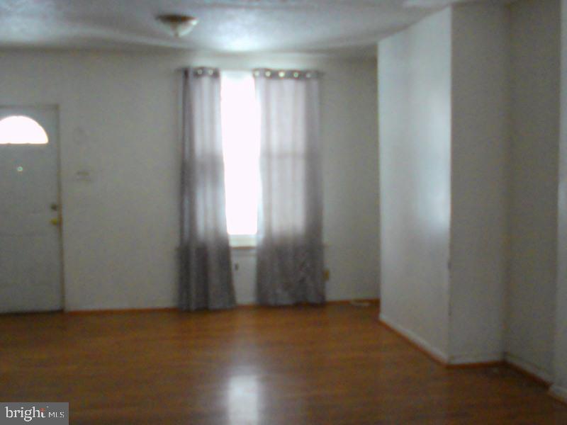 539 E WALNUT LANE