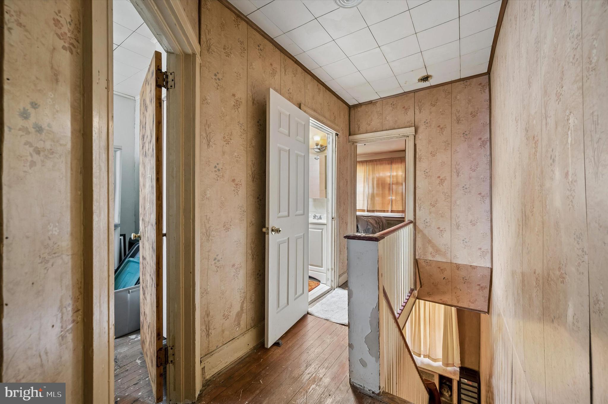 2242 E MONMOUTH STREET