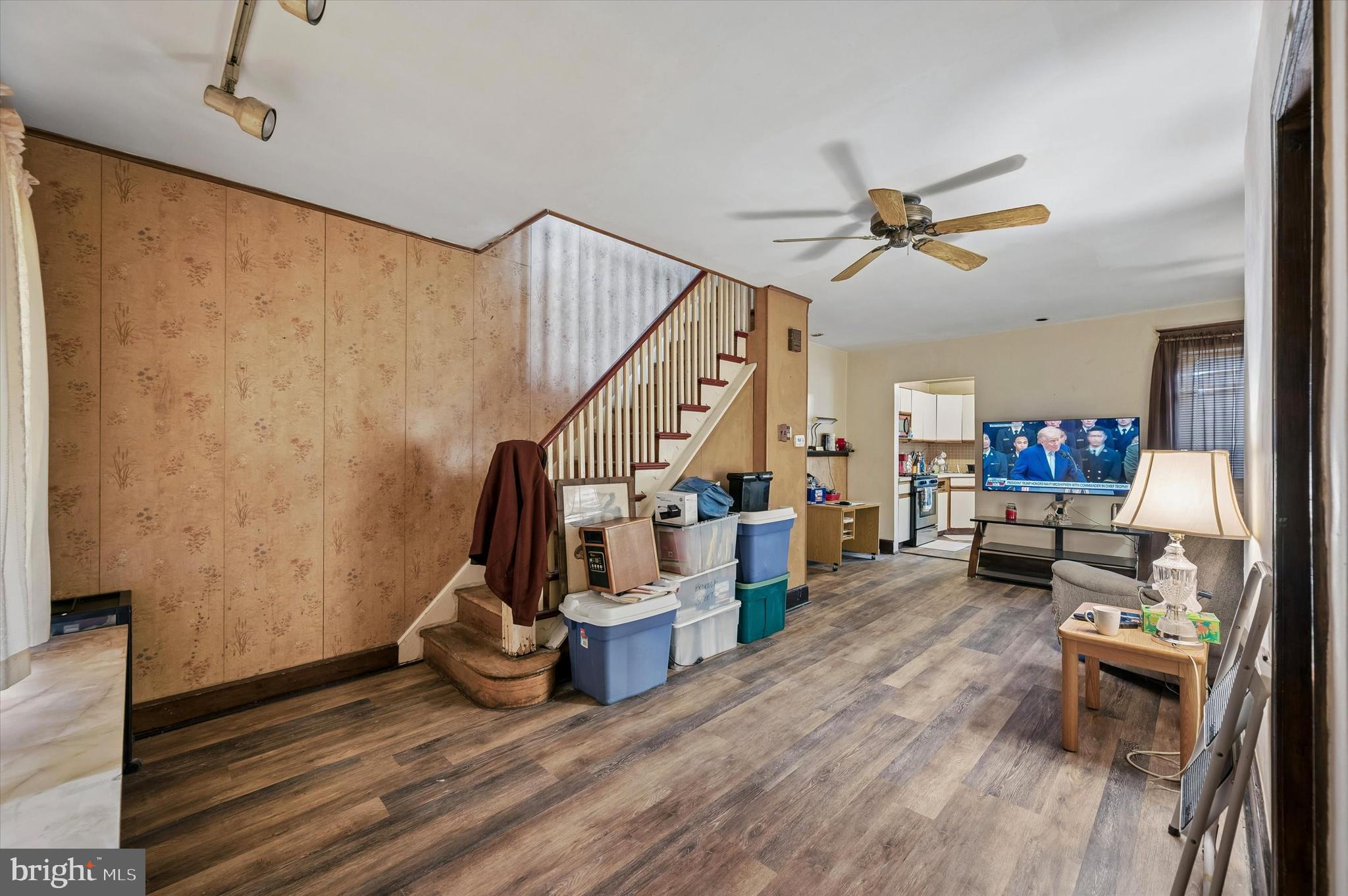 2242 E MONMOUTH STREET